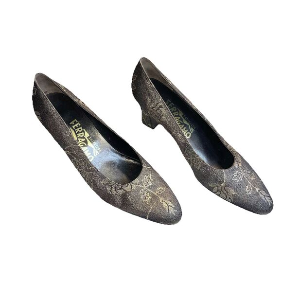 Salvatore Ferragamo Metallic Gold Floral Fabric Pumps Size 5 1/2